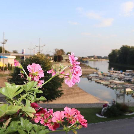 Apartments Marina Apatin Dış mekan fotoğraf